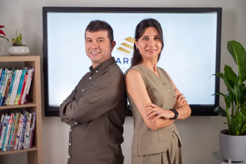 Parlar Eğitim Kurumu kurucuları Bülent ve Gözde Parlar